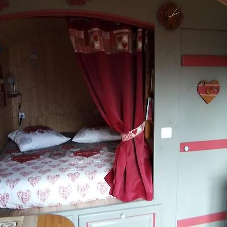 Roulotte Romantique Avec Piscine En Cevennes Monteils (Gard) エクステリア 写真